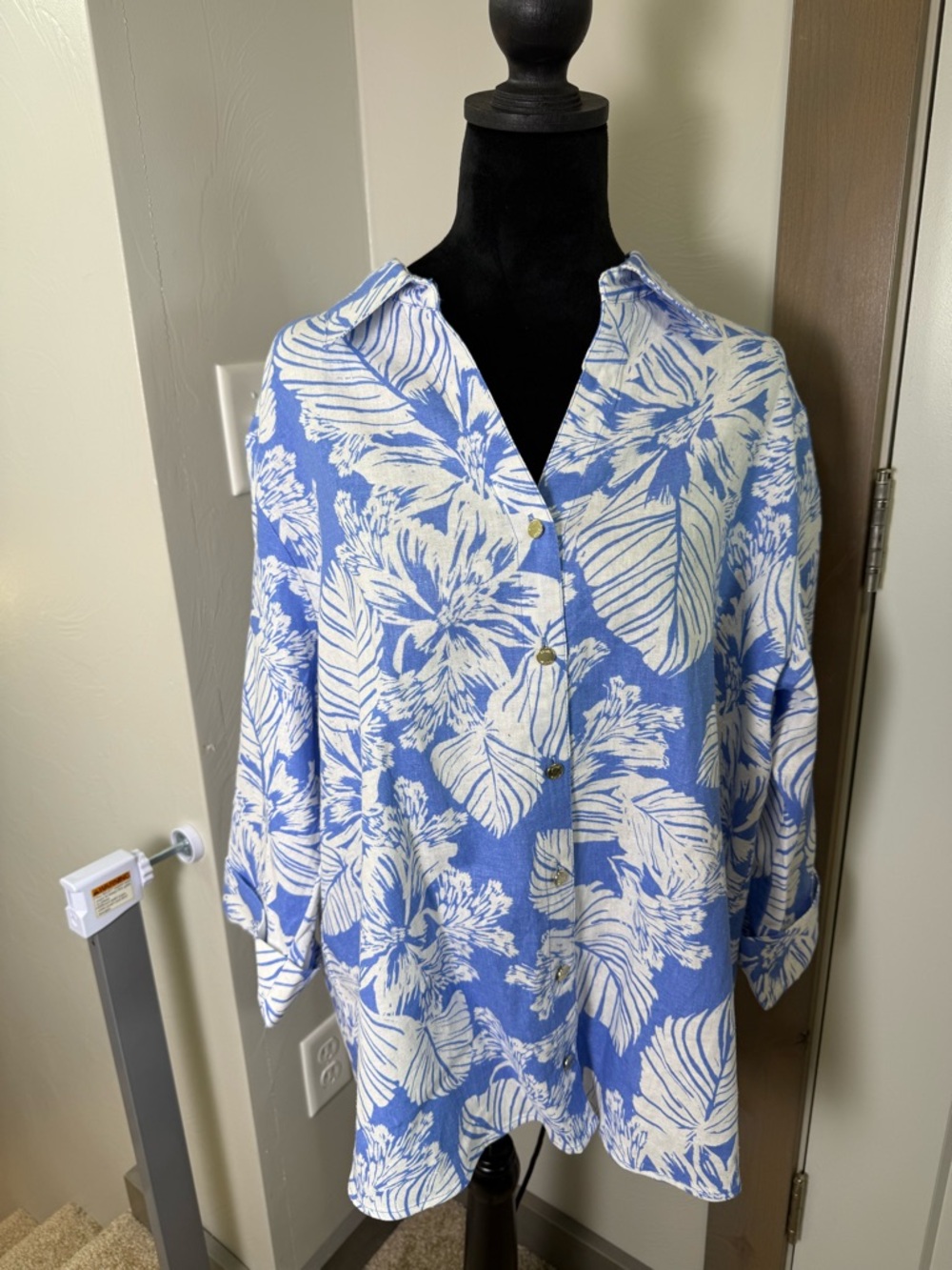Anne Klein Linen Blend Button Down Hibiscus Tropical Hawaiian‎ Blouse Blue White